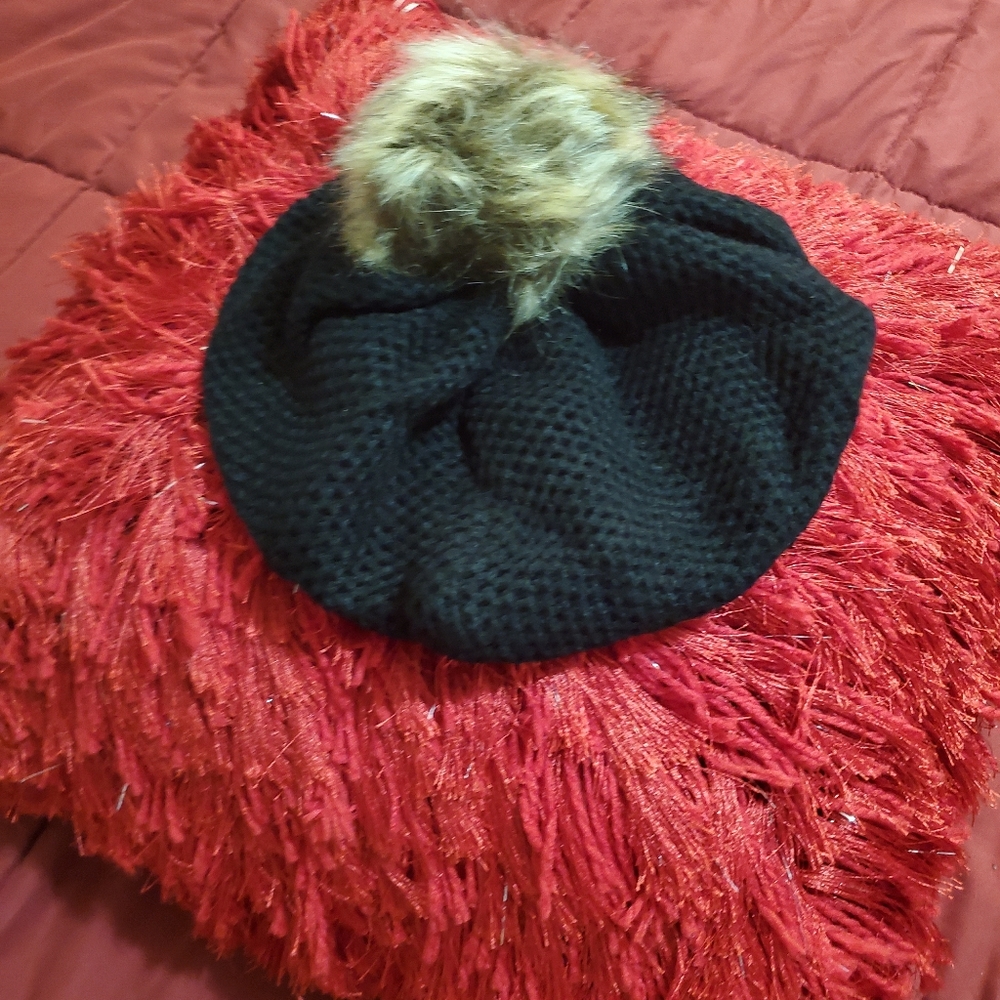 Black pompom hat